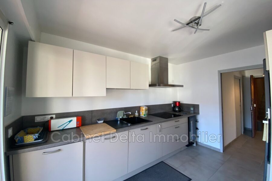 Appartement à louer à Sanary-sur-Mer — Vue sur la ville — photo 5