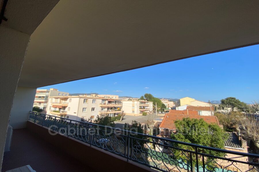 Appartement à louer à Sanary-sur-Mer — Vue sur la ville — photo 11