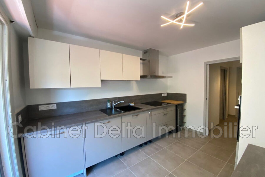 Appartement à louer à Sanary-sur-Mer — Vue sur la ville — photo 4