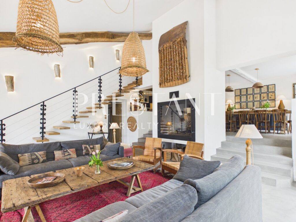 Maison – NR pièces – 10 chambres – 770 m²
