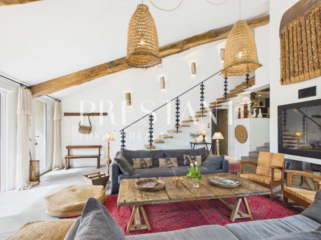 Maison – NR pièces – 10 chambres – 770 m²