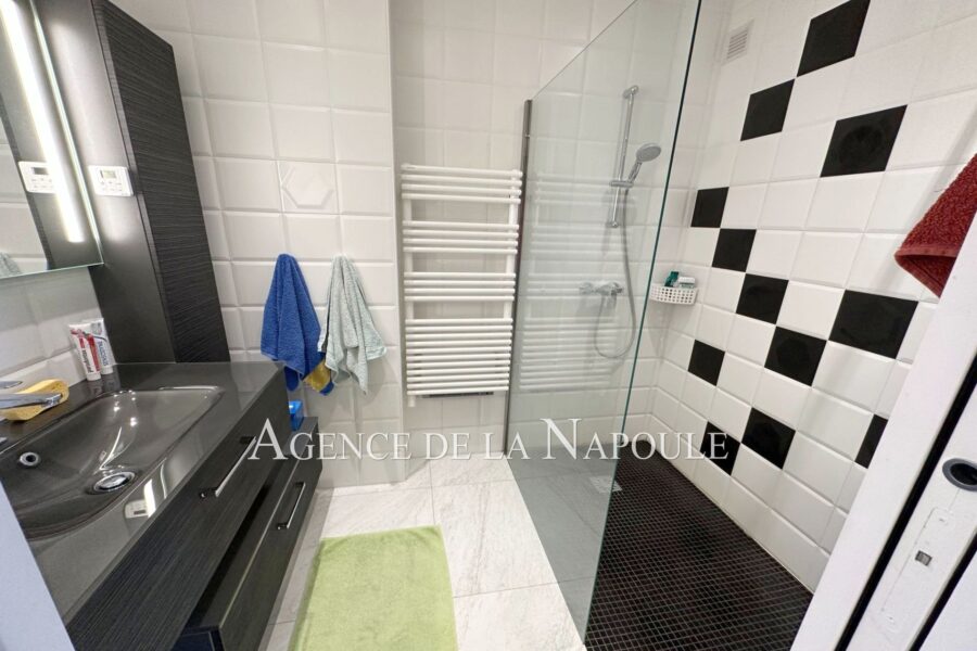 Appartement à vendre à Mandelieu-la-napoule