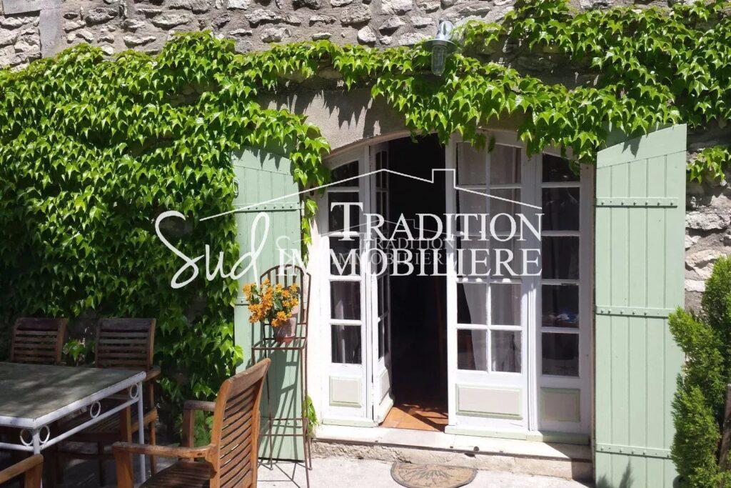 vente mas – NR pièces – 5 chambres – 200.00 m²