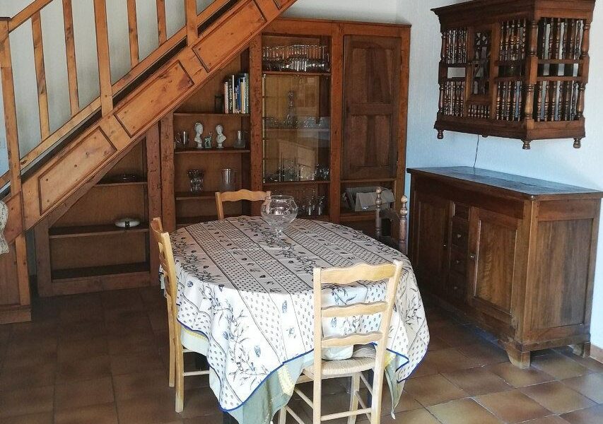 Maison à louer à Mollégès