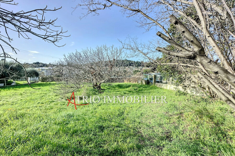 Terrain à vendre à Cagnes-sur-mer