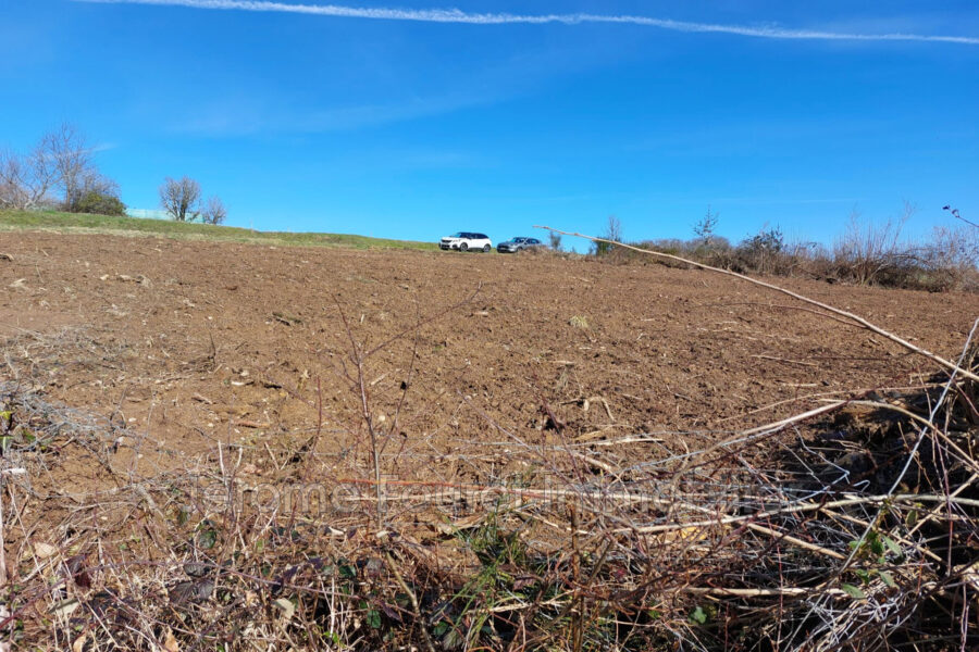 Terrain à vendre à Montaignac-sur-doustre