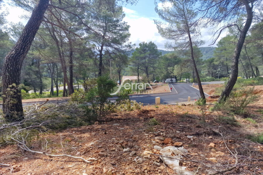 Terrain à vendre à Salernes — Vue dégagée — photo 1