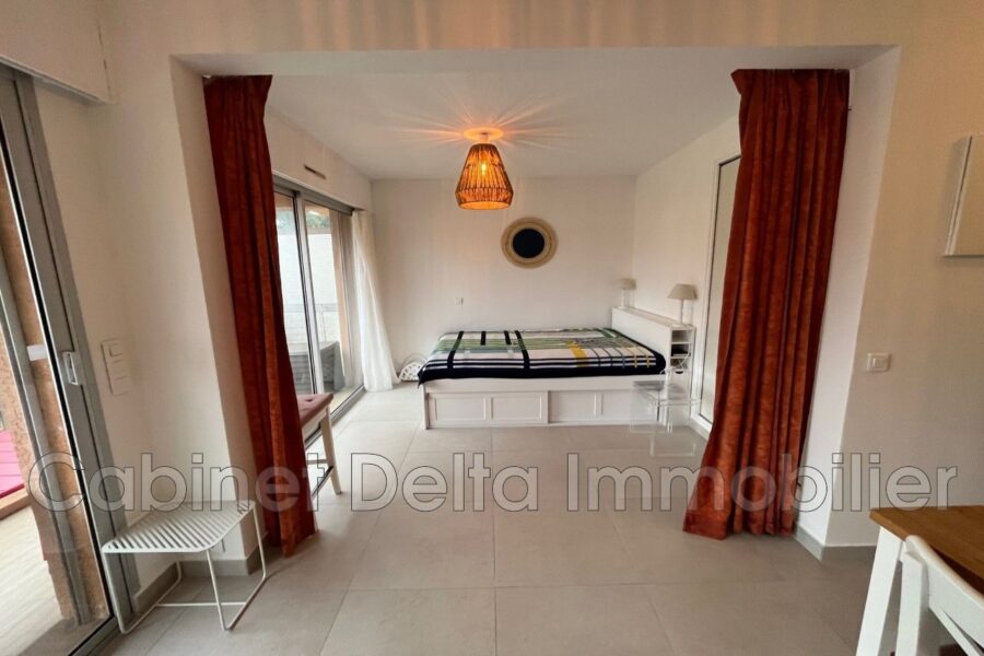Appartement à louer à Sanary-sur-Mer — Vue sur la ville — photo 6