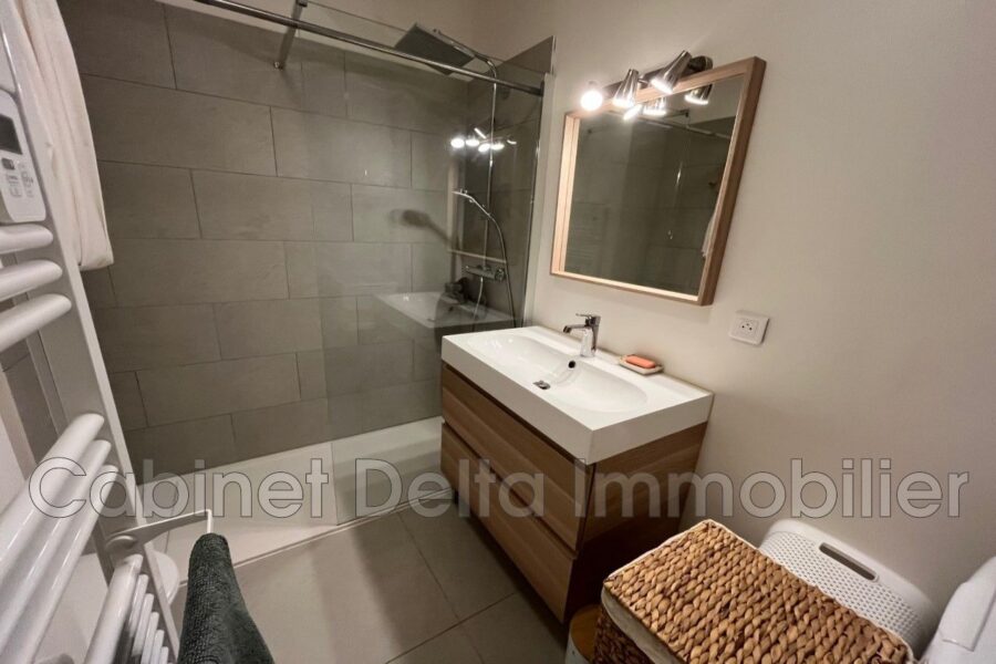 Appartement à louer à Sanary-sur-Mer — Vue sur la ville — photo 8