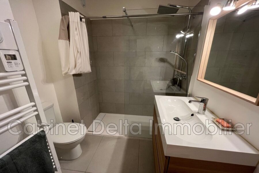 Appartement à louer à Sanary-sur-Mer — Vue sur la ville — photo 10