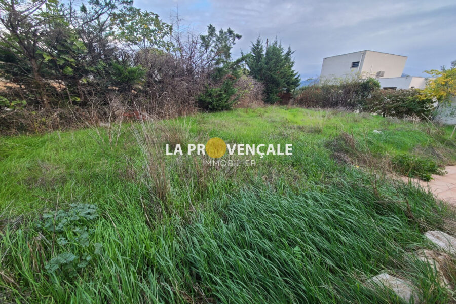 Terrain à vendre à Pourrières