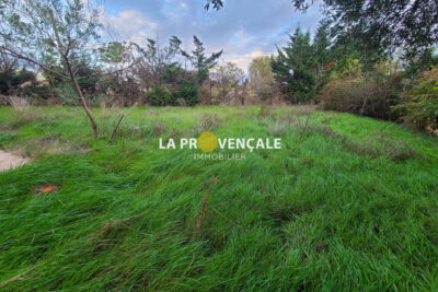 Terrain à vendre à Pourrières