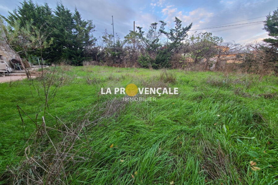 Terrain à vendre à Pourrières