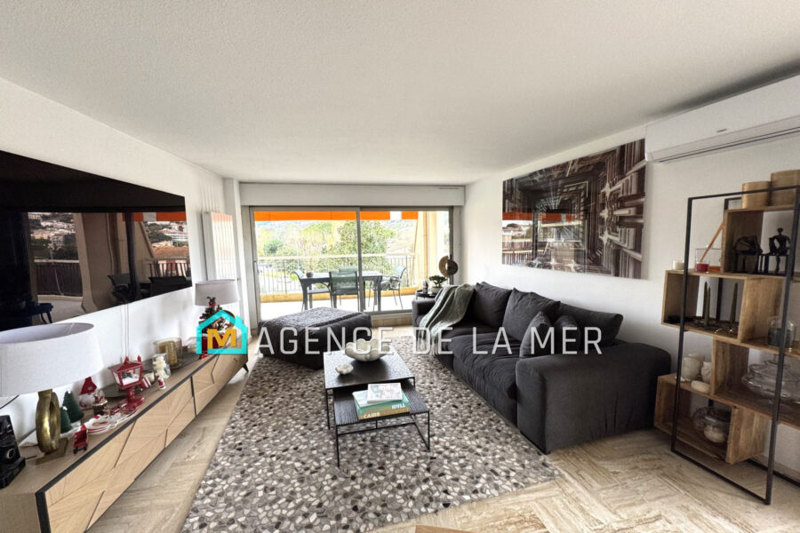 Appartement à vendre à Mandelieu-la-Napoule — Vue sur la ville — photo 2