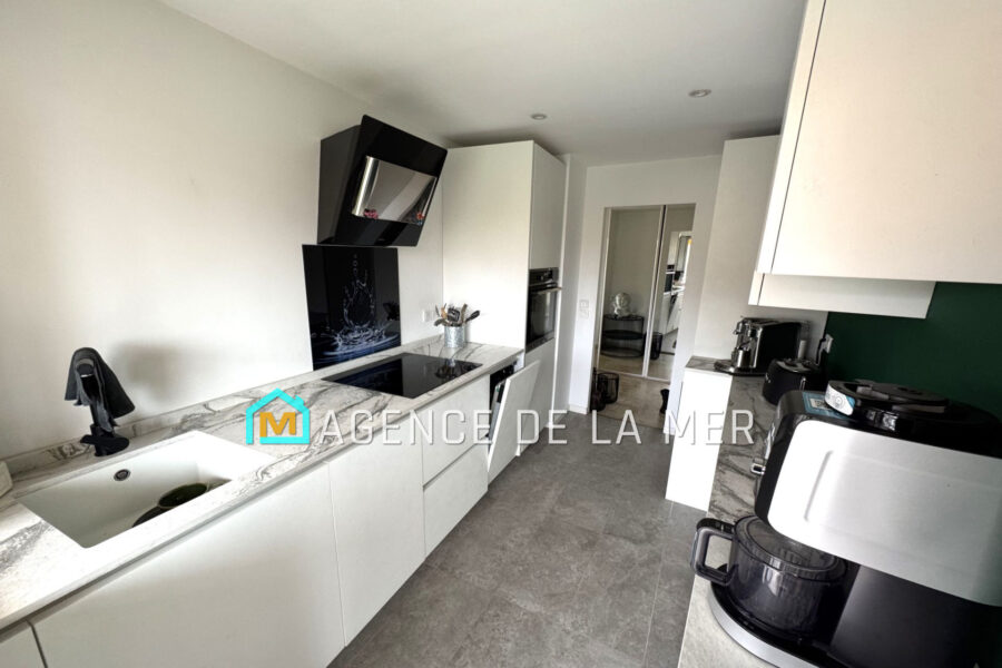 Appartement à vendre à Mandelieu-la-Napoule — Vue sur la ville — photo 3