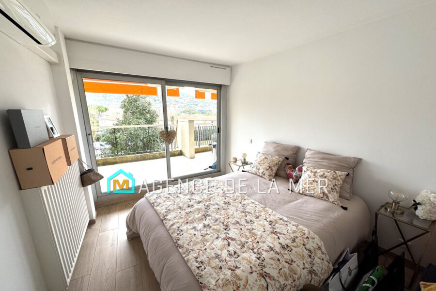 Appartement à vendre à Mandelieu-la-Napoule — Vue sur la ville — photo 5