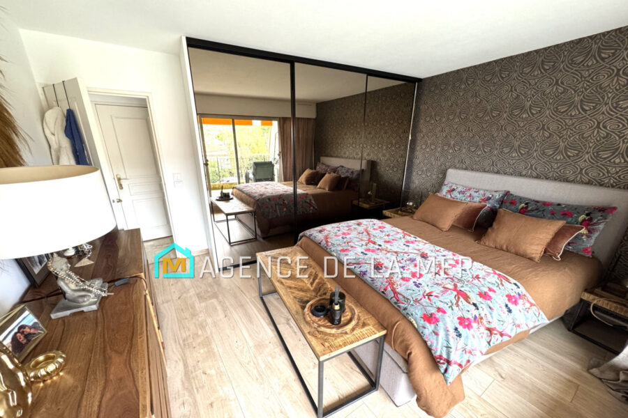 Appartement à vendre à Mandelieu-la-Napoule — Vue sur la ville — photo 4