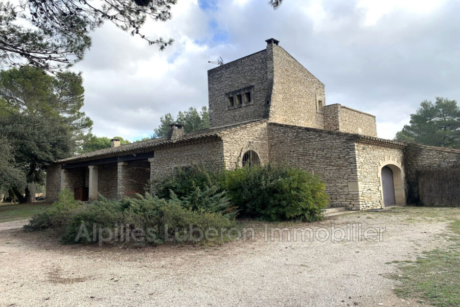 Maison à louer à Eygalières