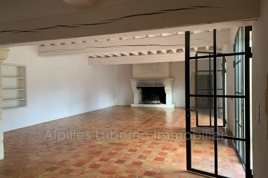 Maison à louer à Eygalières