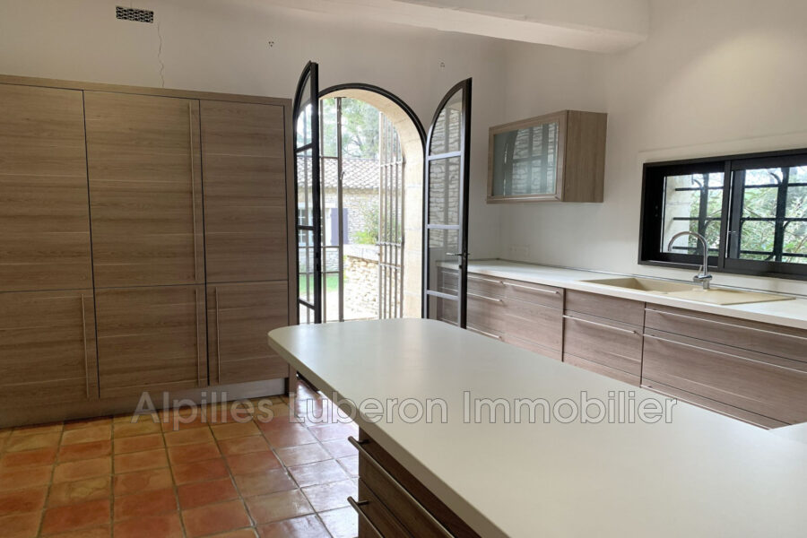Maison à louer à Eygalières