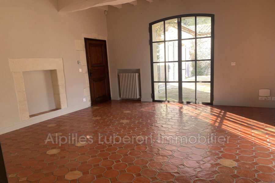 Maison à louer à Eygalières