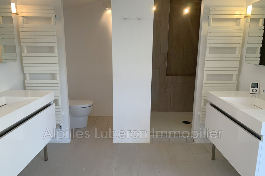Maison à louer à Eygalières