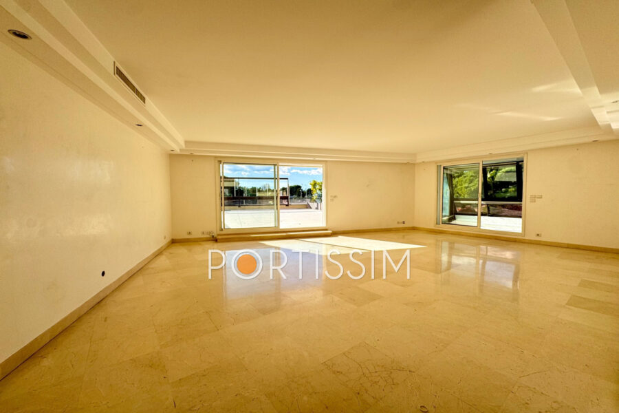 Appartement à vendre à Saint-Laurent-du-Var — Vue mer — photo 4