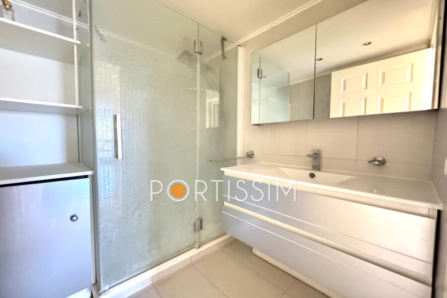 Appartement à vendre à Saint-Laurent-du-Var — Vue mer — photo 11