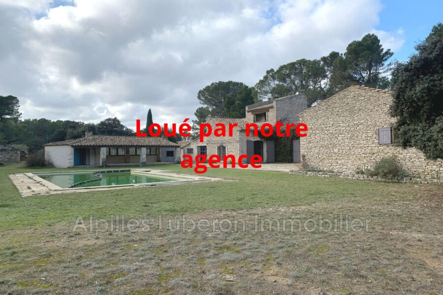 Maison à louer à Eygalières