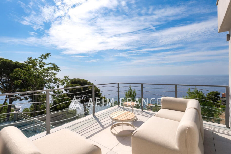 Maison à louer à Cap-d&rsquo;Ail — Vue mer — photo 1