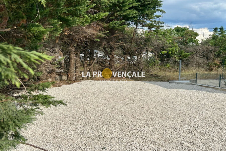 Terrain à vendre à Pourrières