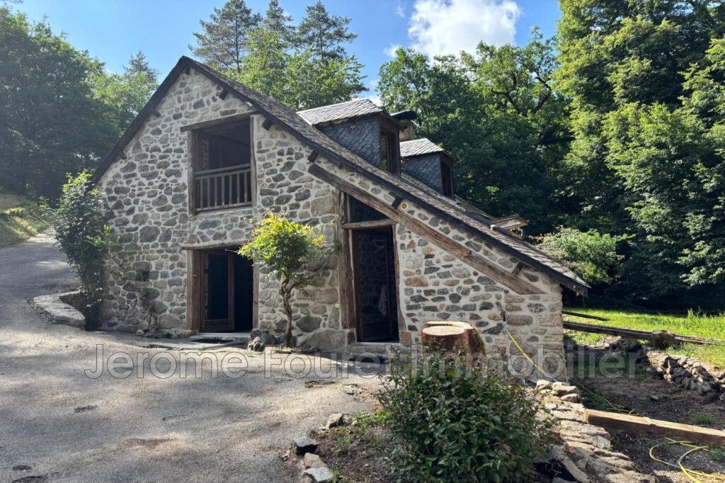 Maison type 2 comprenant au RDC séjour avec coin cuisine … – 3 pièces – 2 chambres – 66.00 m²
