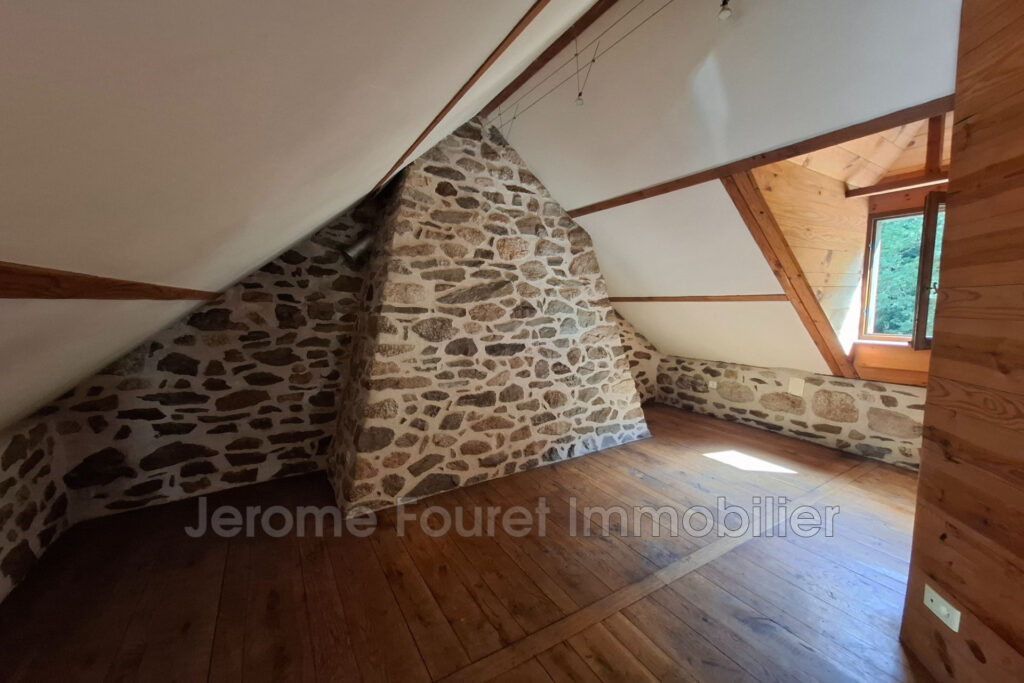 Maison type 2 comprenant au RDC séjour avec coin cuisine … – 3 pièces – 2 chambres – 66.00 m²