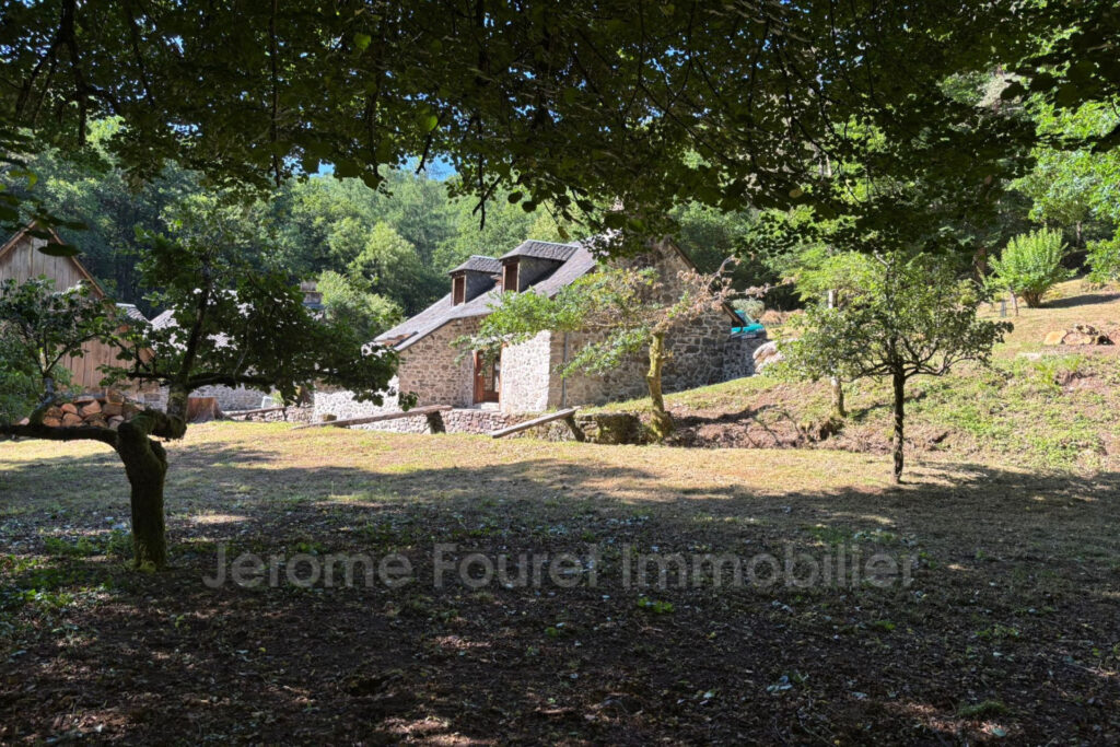 Maison type 2 comprenant au RDC séjour avec coin cuisine … – 3 pièces – 2 chambres – 66.00 m²