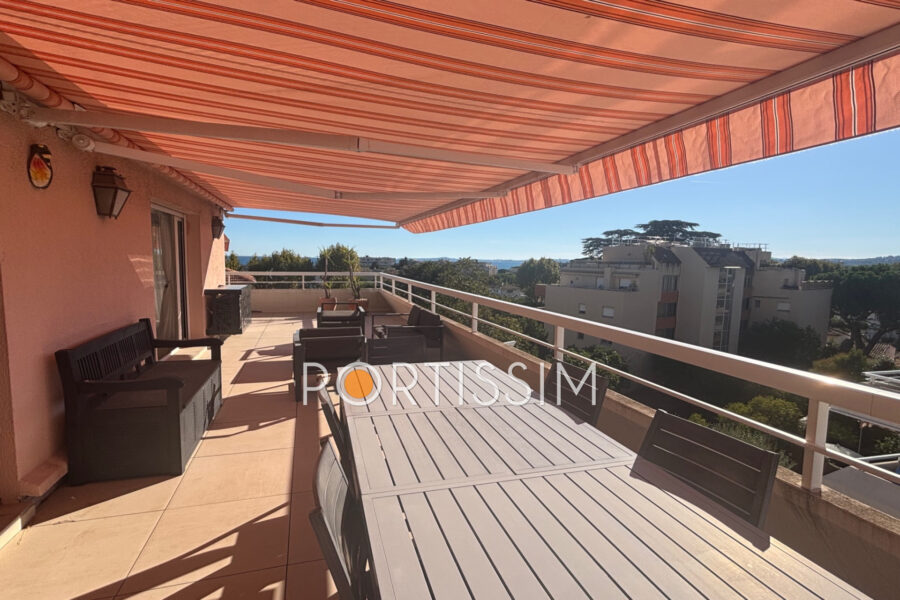 Appartement à vendre à Cagnes-sur-Mer — Vue mer — photo 1