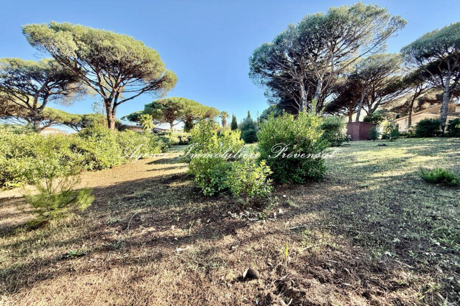 Terrain à vendre à Sainte-maxime