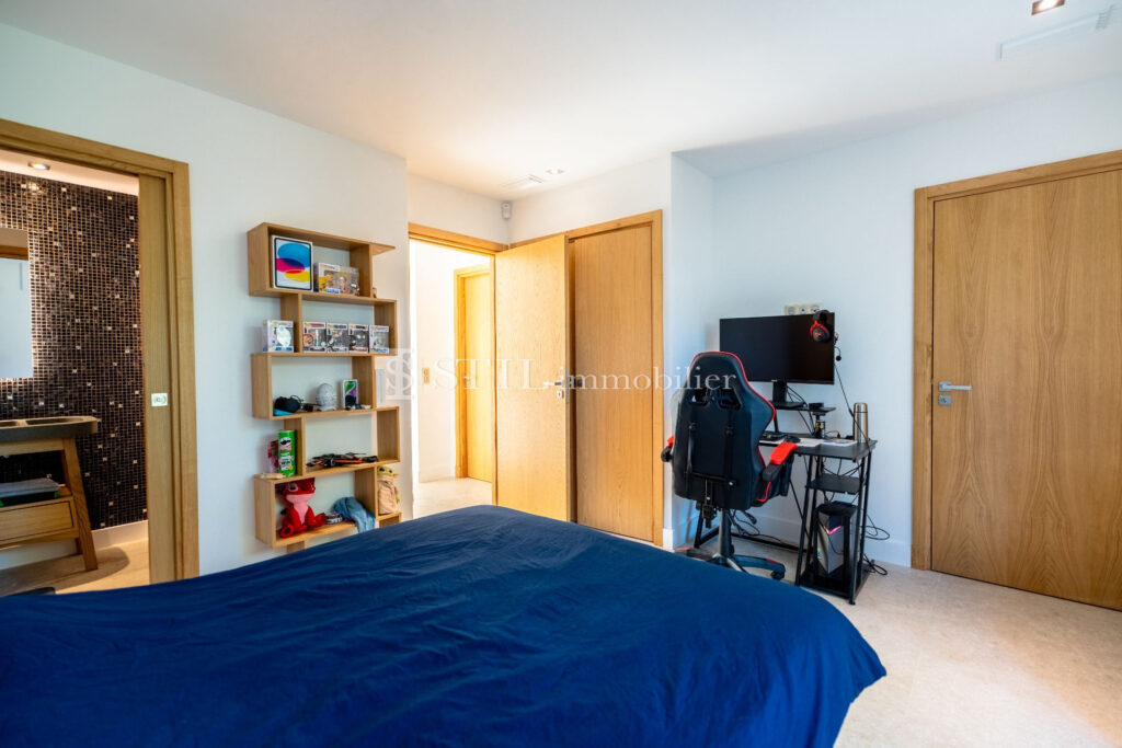 vente villa 7 Pièce(s) – 7 pièces – 5 chambres – 330.00 m²