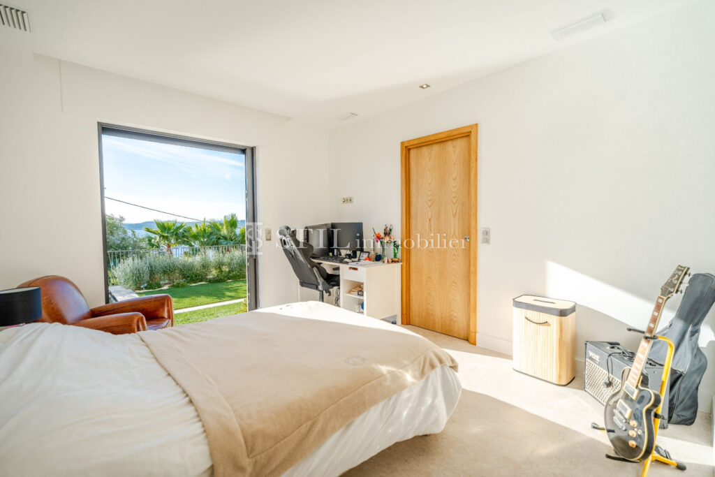 vente villa 7 Pièce(s) – 7 pièces – 5 chambres – 330.00 m²