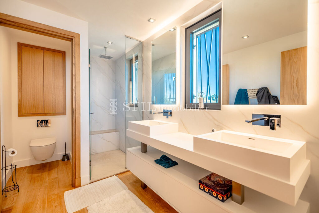 vente villa 7 Pièce(s) – 7 pièces – 5 chambres – 330.00 m²