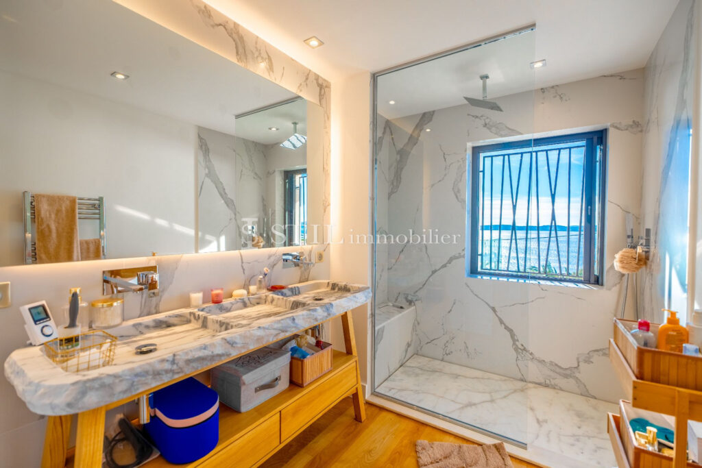 vente villa 7 Pièce(s) – 7 pièces – 5 chambres – 330.00 m²