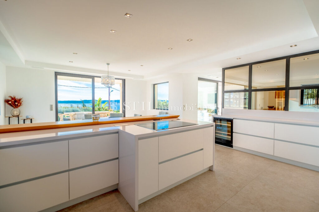 vente villa 7 Pièce(s) – 7 pièces – 5 chambres – 330.00 m²
