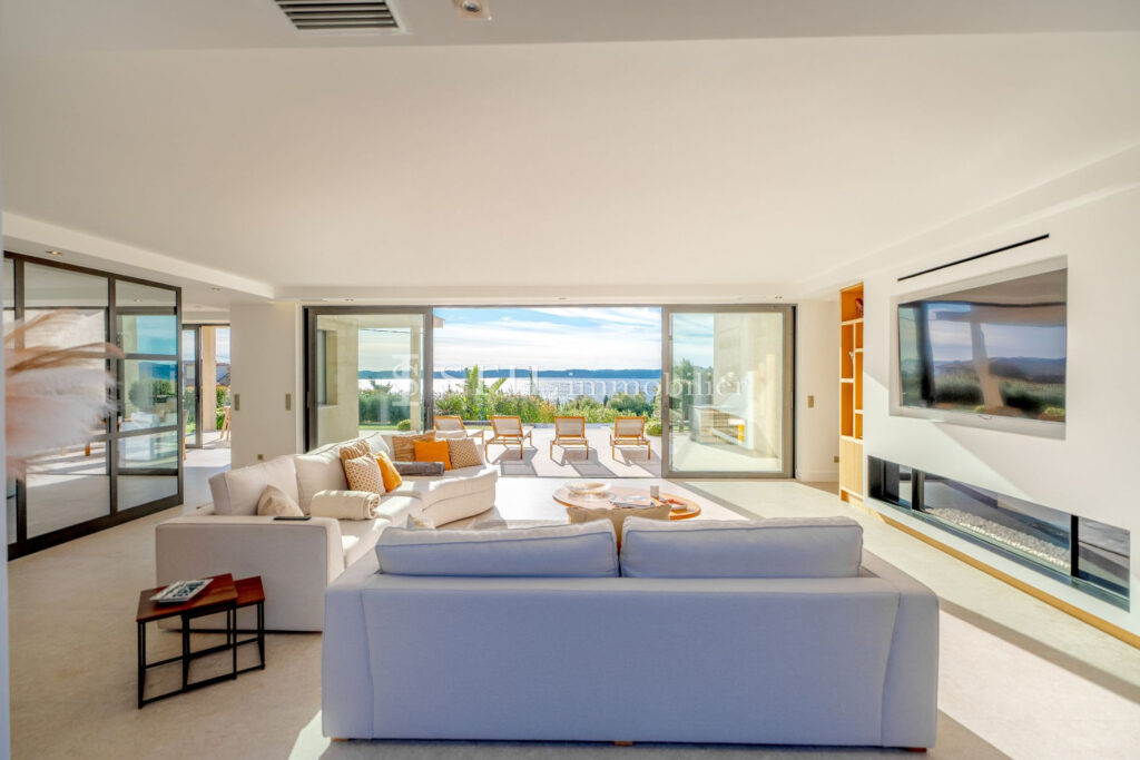 vente villa 7 Pièce(s) – 7 pièces – 5 chambres – 330.00 m²
