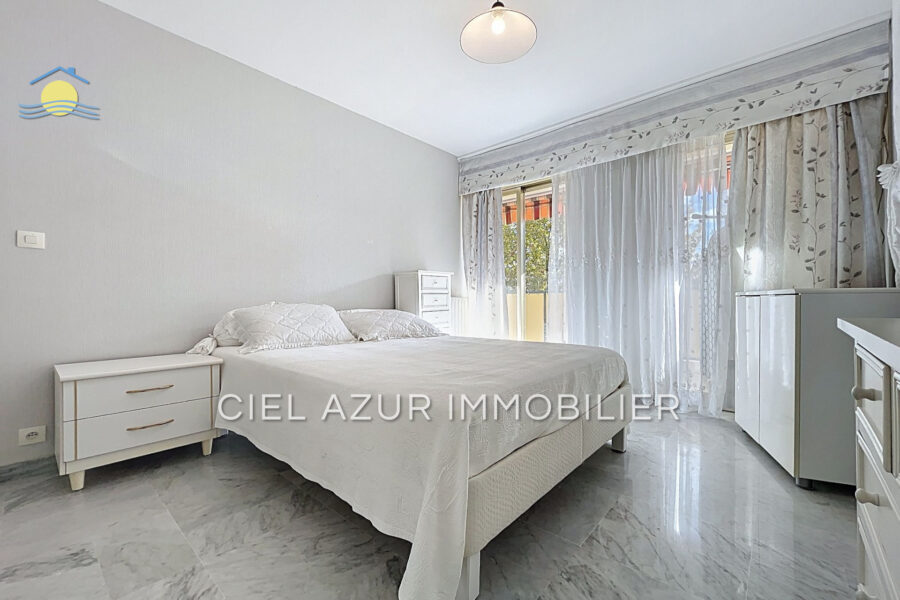 Appartement à vendre à Juan-les-Pins — Vue parc & jardin — photo 8