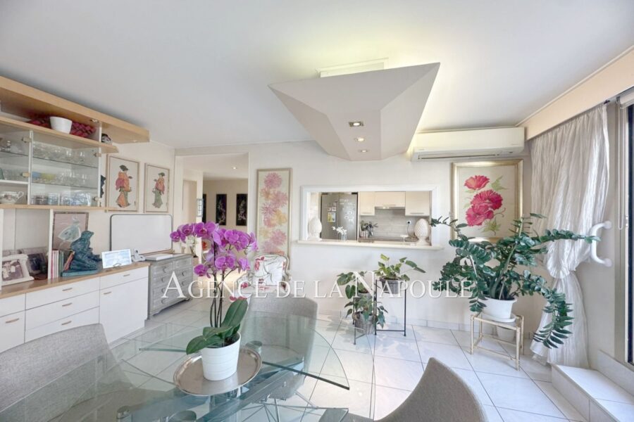Appartement à vendre à Mandelieu-la-Napoule — Vue mer — photo 3