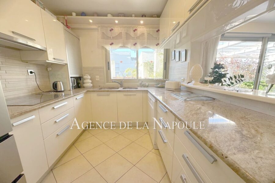 Appartement à vendre à Mandelieu-la-Napoule — Vue mer — photo 5