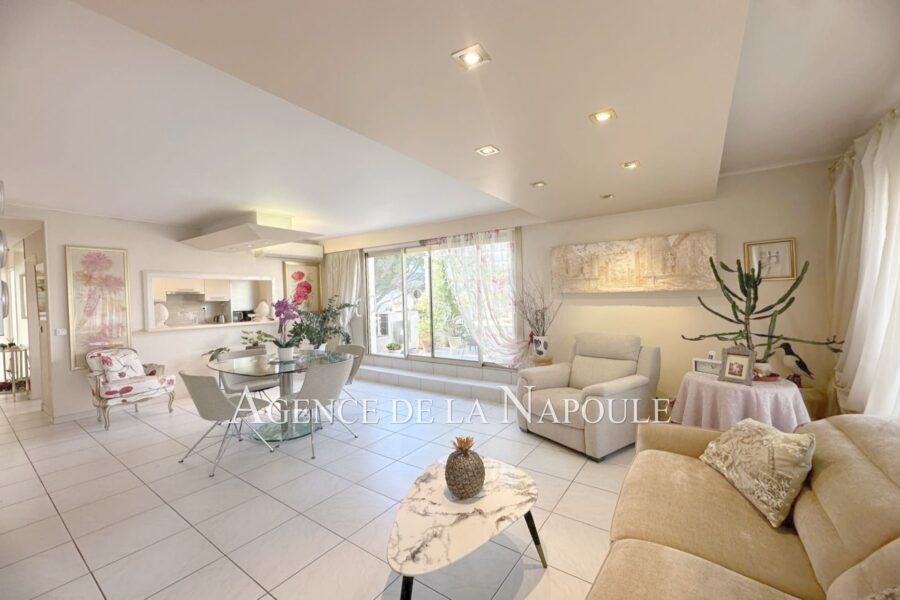 Appartement à vendre à Mandelieu-la-Napoule — Vue mer — photo 4