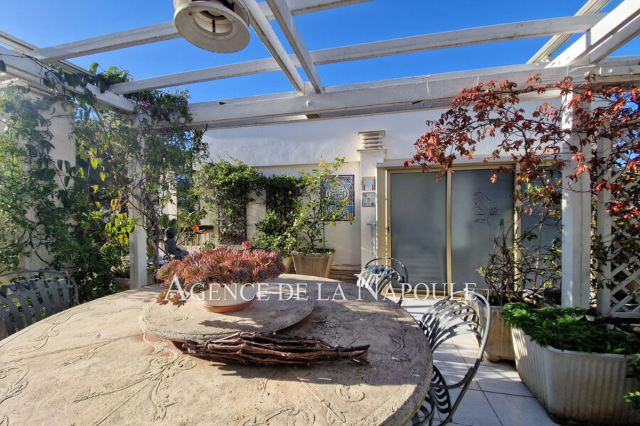 Appartement à vendre à Mandelieu-la-Napoule — Vue mer — photo 2