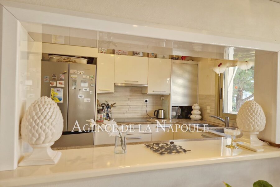 Appartement à vendre à Mandelieu-la-Napoule — Vue mer — photo 6