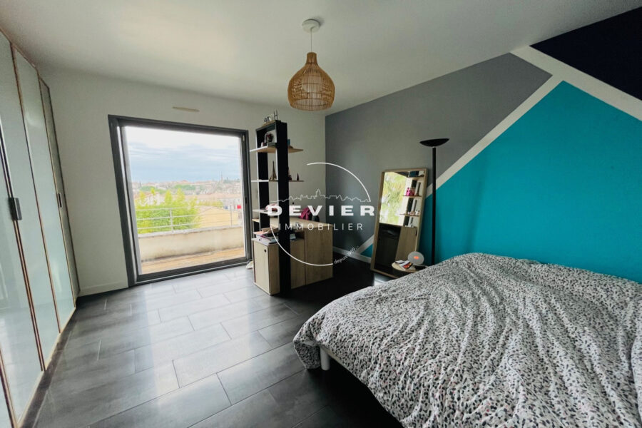 Maison à vendre à Saint-Geniès-des-Mourgues — Vue sur la ville — photo 8