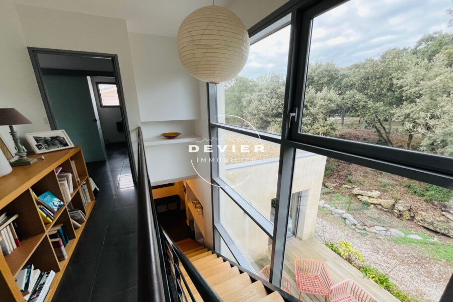 Maison à vendre à Saint-Geniès-des-Mourgues — Vue sur la ville — photo 5